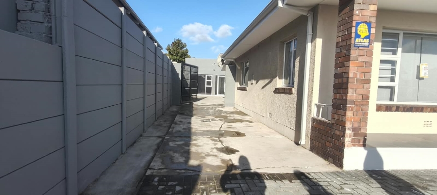 To Let Commercial Property for Rent in Newton Park Eastern Cape